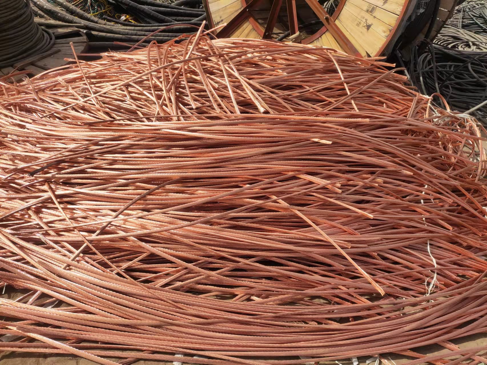 今天电缆铜价格多少钱一吨?上门回收公司及咨询电话